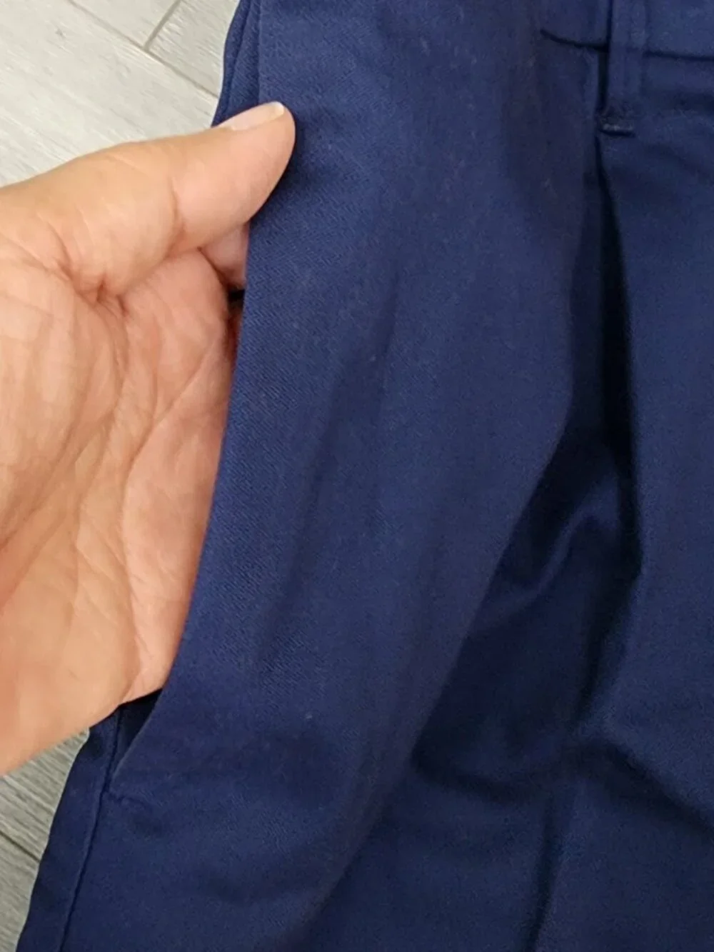 Goodfellow & Co Men’s Size 38 Navy Blue Pleated Cotton Stretch Chino Shorts